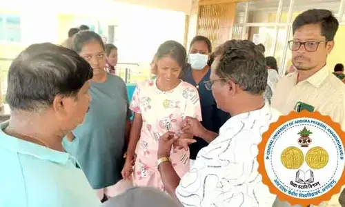 సెంట్రల్ యూనివర్సిటీలో 100 మందికి అస్వస్థత.. అసలేం జరిగిందంటే..?