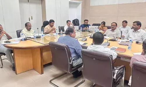 కేంద్రం కేటాయించిన యూరియా సకాలంలో సరఫరా చేయాలి: వ్యవసాయ శాఖ డైరెక్టర్ గోపి