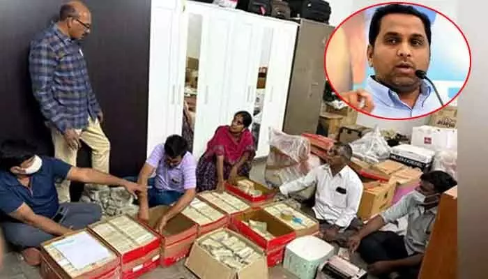 ఆ డబ్బులు డిపాజిట్ చేయొద్దు: కేసిరెడ్డి పిటిషన్ ఆ డబ్బులు డిపాజిట్ చేయొద్దు: కేసిరెడ్డి పిటిషన్