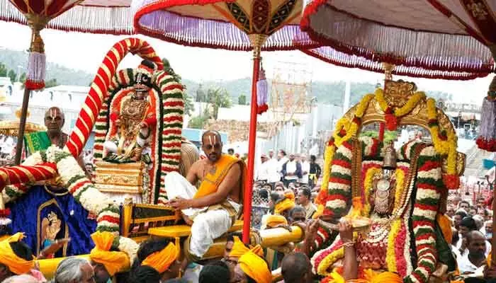 శ్రీవారి బ్రహ్మోత్సవాలు... అధికారులకు కీలక ఆదేశాలు శ్రీవారి బ్రహ్మోత్సవాలు... అధికారులకు కీలక ఆదేశాలు