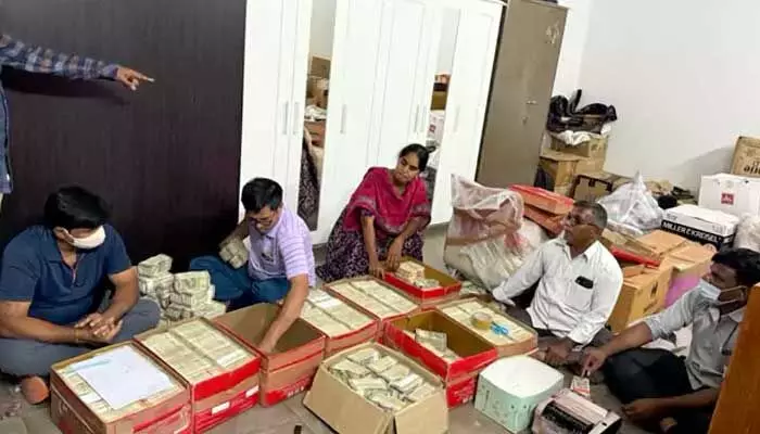 Liquor Case: రూ.11 కోట్లను వేరుగా ఉంచండి.. ACB కోర్టు ఆదేశాలు Liquor Case: రూ.11 కోట్లను వేరుగా ఉంచండి.. ACB కోర్టు ఆదేశాలు