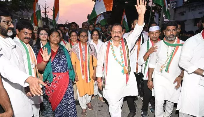 కాంగ్రెస్ పోరాటానికి మద్దతు ఇవ్వండి : జనహిత పాదయాత్రలో మీనాక్షి నటరాజన్ కాంగ్రెస్ పోరాటానికి మద్దతు ఇవ్వండి : జనహిత పాదయాత్రలో మీనాక్షి నటరాజన్