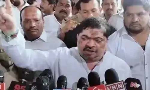 కడుపులో కత్తులు పెట్టుకొని రాజకీయాలా: బీజేపీకి మంత్రి పొన్నం కౌంటర్