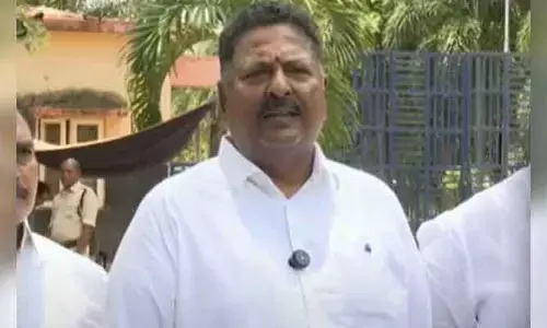హామీలు అమలు చేయలేక డైవర్షన్ పాలిటిక్స్.. మాజీ మంత్రి కారుమూరి కీలక వ్యాఖ్యలు