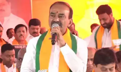 Eatala: ఎవరి చెవిలో పువ్వు పెడుతున్నావ్? రేవంత్ రెడ్డిపై ఈటల ఫైర్