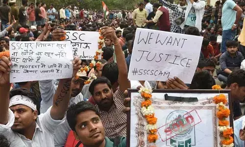 ఢిల్లీలో SSC అభ్యర్థుల భారీ ఆందోళన