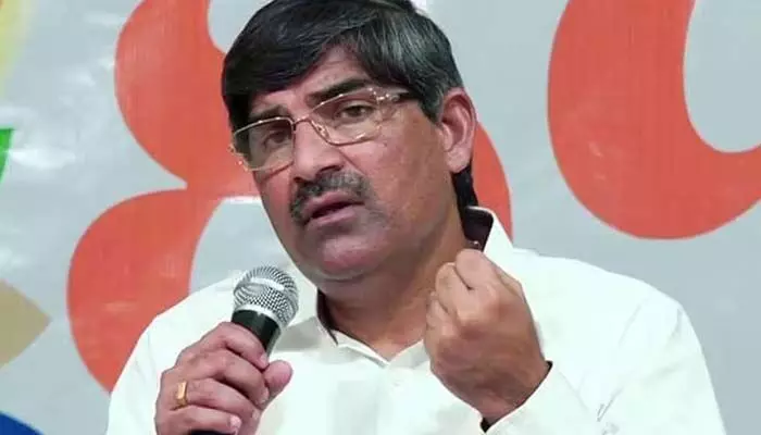 శ్రీవారి దర్శనంలో AI వినియోగంపై మాజీ సీఎస్ సంచలన వ్యాఖ్యలు శ్రీవారి దర్శనంలో AI వినియోగంపై మాజీ సీఎస్ సంచలన వ్యాఖ్యలు