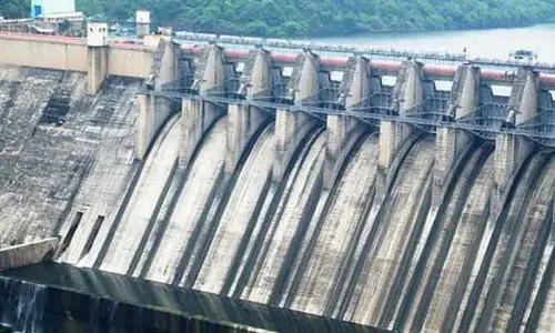 శ్రీశైలం ప్రాజెక్టు గేట్లు మూసివేత