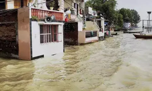 యూపీలో భారీ వర్షాలు.. ఉగ్రరూపం దాల్చిన గంగా, యమునా నదుల