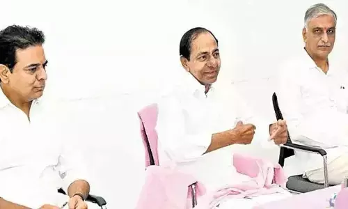 కవిత సస్పెండ్.. వరుసగా ఎర్రవల్లిలో రెండో రోజు కేసీఆర్ సమావేశాలు