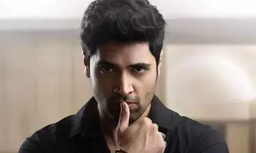 అభిమానులకు గుడ్ న్యూస్ చెప్పిన అడివి శేష్.. ఆ సినిమా నుంచి సర్‌ప్రైజ్ రాబోతుందంటూ ట్వీట్