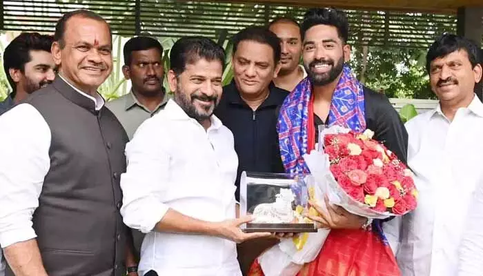 మహ్మద్ సిరాజ్కు CM రేవంత్ అభినందనలు మహ్మద్ సిరాజ్కు CM రేవంత్ అభినందనలు