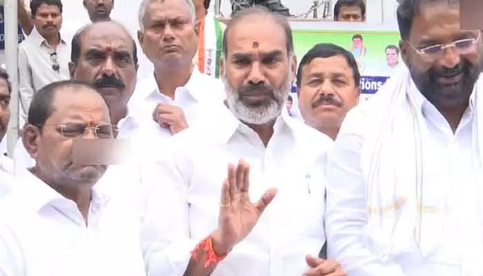 అప్పటి వరకు మా పోరాటం ఆగదు.. విప్ ఆది శ్రీనివాస్ కీలక వ్యాఖ్యలు అప్పటి వరకు మా పోరాటం ఆగదు.. విప్ ఆది శ్రీనివాస్ కీలక వ్యాఖ్యలు