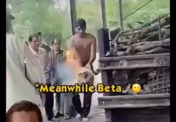 తల్లి చావును కంటెంట్గా వాడుకున్న కొడుకు.. అసలు మనిషేనా?? (వీడియో) తల్లి చావును కంటెంట్గా వాడుకున్న కొడుకు.. అసలు మనిషేనా?? (వీడియో)