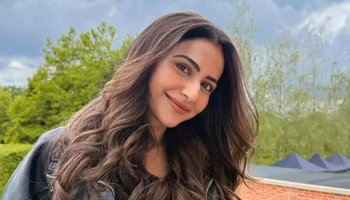 క్యాజువల్ అవుట్ ఫిట్లో రామ్ చరణ్ బ్యూటీ.. ఆల్ది బెస్ట్ చెబుతున్న నెటిజన్లు.. క్యాజువల్ అవుట్ ఫిట్లో రామ్ చరణ్ బ్యూటీ.. ఆల్ది బెస్ట్ చెబుతున్న నెటిజన్లు..