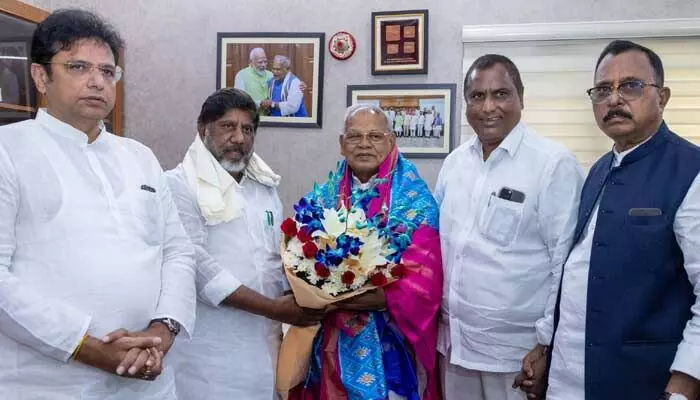 TG: ప్రతినియోజకవర్గంలో ఎంఎస్ఎంఈలు.. సెంట్రల్ మిస్టర్ కు రాష్ట్ర మంత్రుల విజ్ఞప్తి TG: ప్రతినియోజకవర్గంలో ఎంఎస్ఎంఈలు.. సెంట్రల్ మిస్టర్ కు రాష్ట్ర మంత్రుల విజ్ఞప్తి