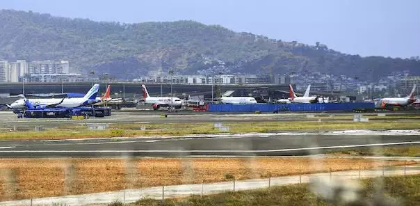 Airports: దేశవ్యాప్తంగా ఎయిర్పోర్టులకు ఉగ్రముప్పు Airports: దేశవ్యాప్తంగా ఎయిర్పోర్టులకు ఉగ్రముప్పు