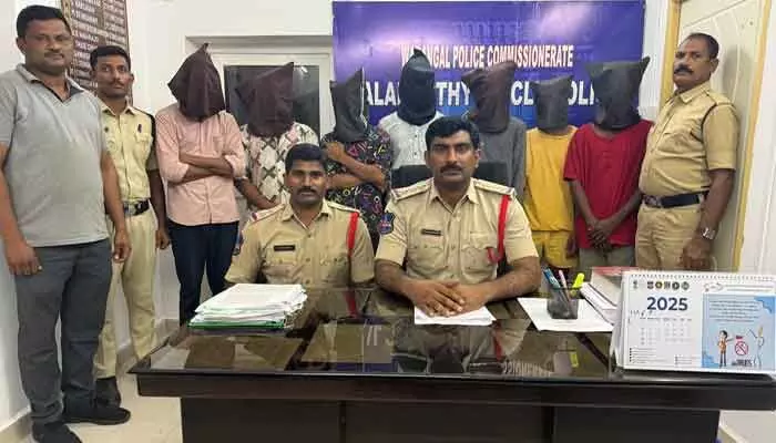 గంజాయి సరఫరా చేస్తున్న ముఠా గుట్టురట్టు గంజాయి సరఫరా చేస్తున్న ముఠా గుట్టురట్టు