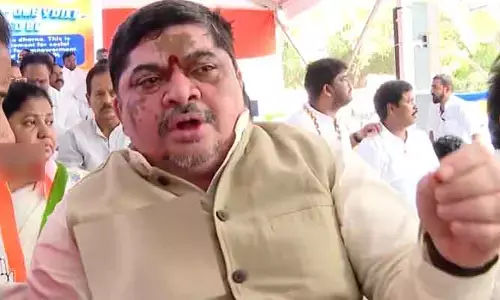 హైదరాబాద్‌లో కాదు కవిత.. ఢిల్లీలో ధర్నా చెయ్: పొన్నం ప్రభాకర్