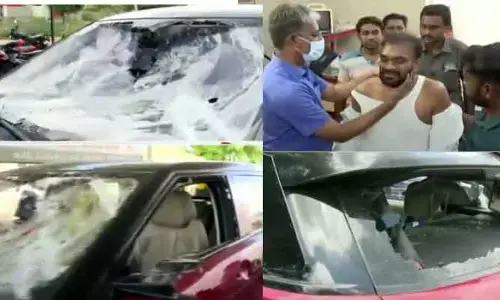 పులివెందుల ఎన్నికల వేళ ఉద్రిక్తత.. వైసీపీ ఎమ్మెల్సీ రమేశ్‌పై దాడి