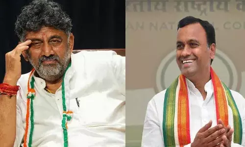 DK శివకుమార్ తో కోమటిరెడ్డి భేటీ