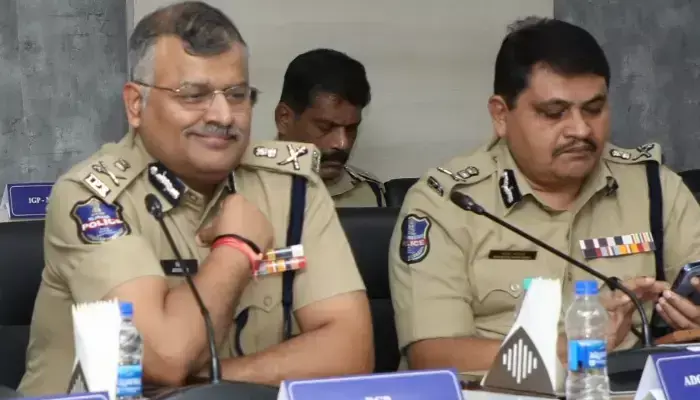 జిల్లాలో జరిగే నేరాలపై దృష్టి సారించాలి - డీజీపి జితేందర్