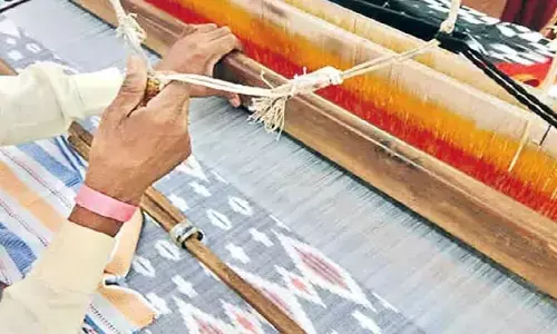 33 మంది నేత కార్మికులకు కొండా లక్ష్మణ్​బాపూజీ అవార్డు