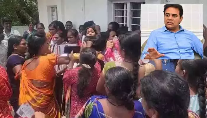 ఆ స్కీం కోసం జట్టు పట్టి కొట్టుకున్న మహిళలు.. కాంగ్రెస్ పై కేటీఆర్ సెటైర్లు ఆ స్కీం కోసం జట్టు పట్టి కొట్టుకున్న మహిళలు.. కాంగ్రెస్ పై కేటీఆర్ సెటైర్లు