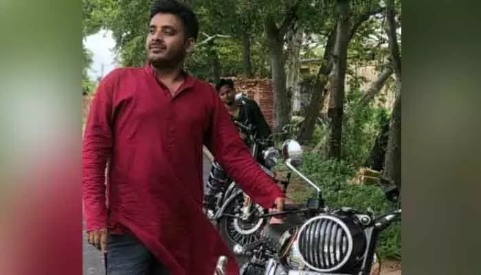గోల్డ్ షాప్ దుకాణదారులకు బెంగాలీ వర్కర్ టోకరా.. గోల్డ్ షాప్ దుకాణదారులకు బెంగాలీ వర్కర్ టోకరా..