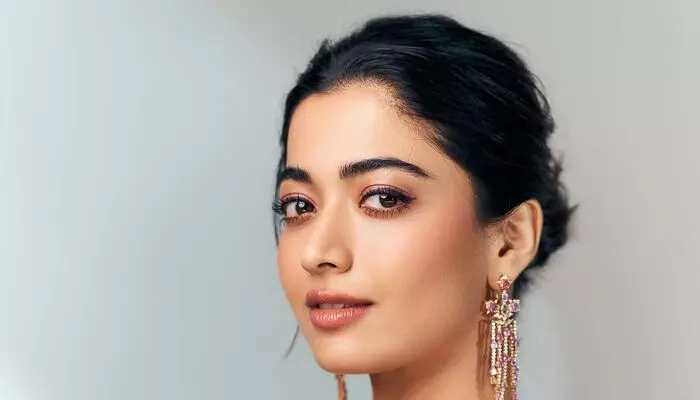ఎవరు ఎలా అనుకున్నా నేను నేనే.. నేషనల్ క్రష్ సంచలన కామెంట్స్ ఎవరు ఎలా అనుకున్నా నేను నేనే.. నేషనల్ క్రష్ సంచలన కామెంట్స్