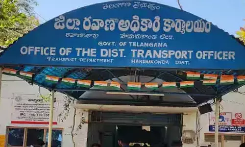 ఆర్టీఏ కార్యాలయాల్లో ఏజెంట్లదే హవా