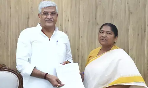 Seethakka: మేడారం మాస్ట‌ర్ ప్లాన్.. కేంద్ర మంత్రి షేకావత్‌తో మంత్రి సీతక్క భేటీ