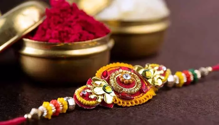 రాఖీ పండుగ స్పెషల్: ప్రయాణికులకు శుభవార్త రాఖీ పండుగ స్పెషల్: ప్రయాణికులకు శుభవార్త
