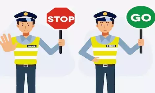 పోలీసు బాసుల పంతం.. డ్రైవర్లకు ప్రాణ సంకటం