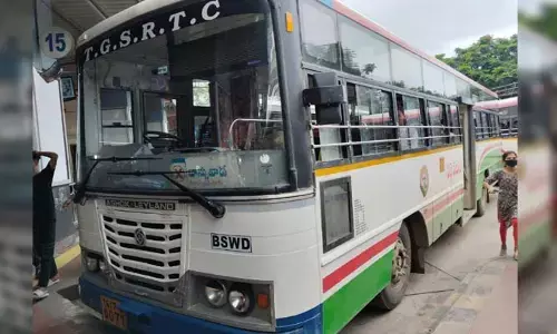 TGRTC: ముందు ఎక్స్ ప్రెస్.. వెనక పల్లెవెలుగు.. ఆర్టీసీ తీరుకు నోరెళ్లబెట్టాల్సిందే!