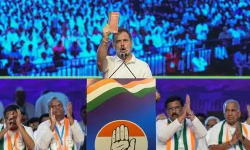 క్షమాపణ చెప్పండి లేదా సంతకం చేయండి: రాహుల్ గాంధీకి ఈసీ హెచ్చరిక