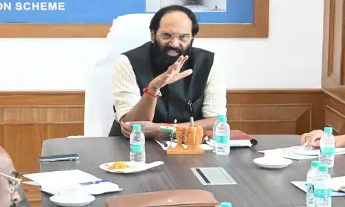 చెక్‌డ్యాంలు కూలిన ఘటనపై మంత్రి ఉత్తమ్ ఆగ్రహం