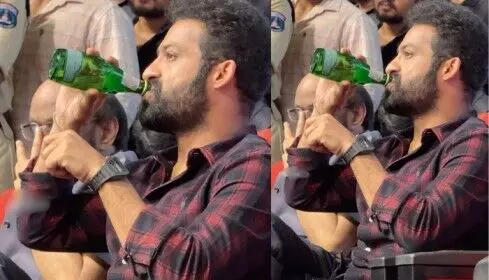 ఎన్టీఆర్ తాగే వాటర్ బాటిల్ ధర తెలిస్తే అవాక్కవ్వాల్సిందే..ఈ వాటర్ వల్ల ఉపయోగాలు ఏంటంటే? ఎన్టీఆర్ తాగే వాటర్ బాటిల్ ధర తెలిస్తే అవాక్కవ్వాల్సిందే..ఈ వాటర్ వల్ల ఉపయోగాలు ఏంటంటే?