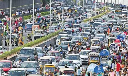 Rakhi Effect: హయత్‌నగర్ దాటాక ఇబ్బందేమీ లేదు.. ట్రాఫిక్‌పై పోలీసుల ప్రకటన