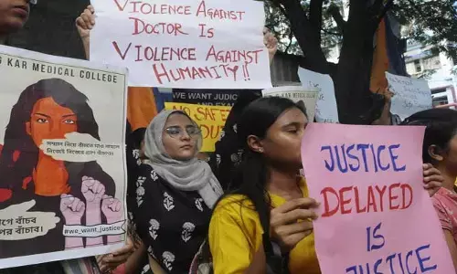 కోల్‌కత్తా హత్యాచార ఘటనకు ఏడాది పూర్తి.. నబన్నా అభిమాన్‌ పేరుతో ర్యాలీ.. తీవ్ర ఉద్రిక్తత
