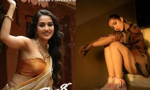 మా రామ చిలుక వచ్చేస్తోంది.. ‘మోగ్లీ’ నుంచి హీరోయిన్ హాట్ లుక్ రిలీజ్