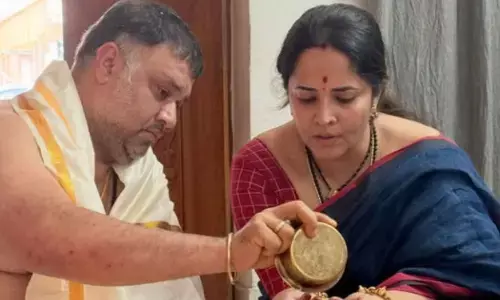 హయగ్రీవ పూజ చేసిన అనసూయ... ఈ పూజ చేస్తే ఎన్ని లాభాలో తెలుసా