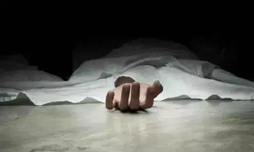 Ap: విద్యార్థిని బలవన్మరణం.. ఉద్రిక్తత