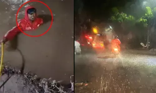 Rain Effect: ఓపెన్ డ్రెయిన్‌లో పడిపోయిన డెలివరీ బాయ్! టీకేఆర్ కమాన్ వద్ద ఘటన వైరల్