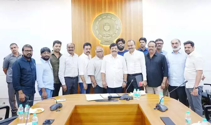 Nandi Awards: ఈ ఏడాదిలోనే ఏపీలో నంది అవార్డులు Nandi Awards: ఈ ఏడాదిలోనే ఏపీలో నంది అవార్డులు