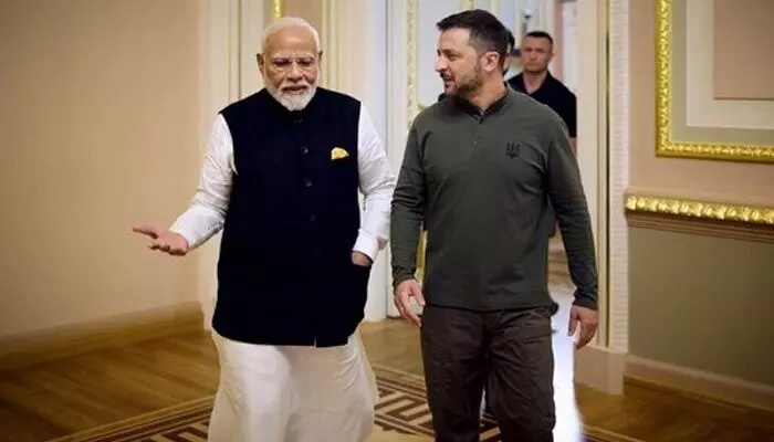 Pm modi: జెలెన్ స్కీతో మోడీ ఫోన్ సంభాషణ.. ఉక్రెయిన్ యుద్ధంపై డిస్కషన్ Pm modi: జెలెన్ స్కీతో మోడీ ఫోన్ సంభాషణ.. ఉక్రెయిన్ యుద్ధంపై డిస్కషన్