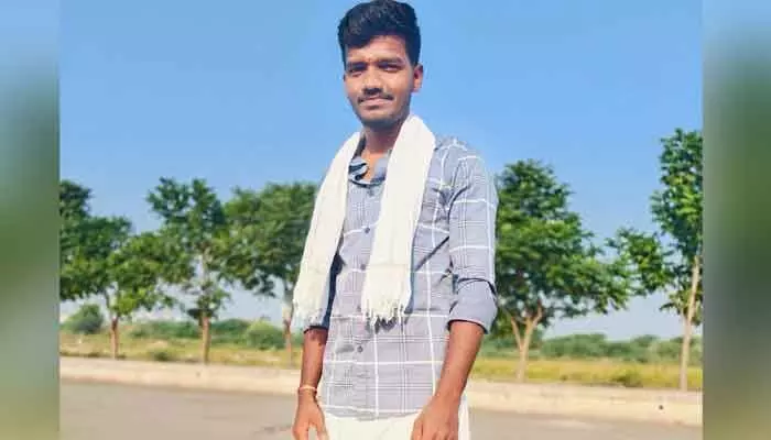 ఉద్యోగానికి వెళ్తుండగా ఊహించని ప్రమాదం.. యువ ఇంజనీర్ మృతి ఉద్యోగానికి వెళ్తుండగా ఊహించని ప్రమాదం.. యువ ఇంజనీర్ మృతి