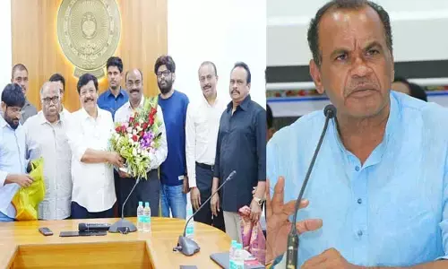 TollyWood: నిర్మాతలు ఏపీకి.. ఫెడ్ నేతలు తెలంగాణలో.. కొలిక్కిరాని సినీ కార్మికుల ఆందోళన