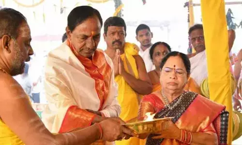 KCR ఫామ్‌హౌజ్‌లో క్షుద్రపూజలు.. మంత్రి హాట్ కామెంట్స్