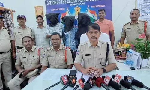 గంజాయి స్మగ్లింగ్.. అడ్డొస్తే బెదిరించడానికి  కత్తులు కొనుగోలు
